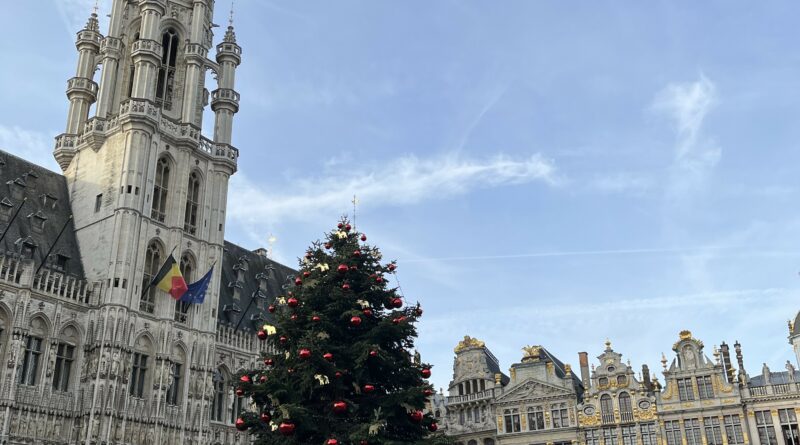 Grand-place de Bruxelles : la magie de Noel en pleine lumière